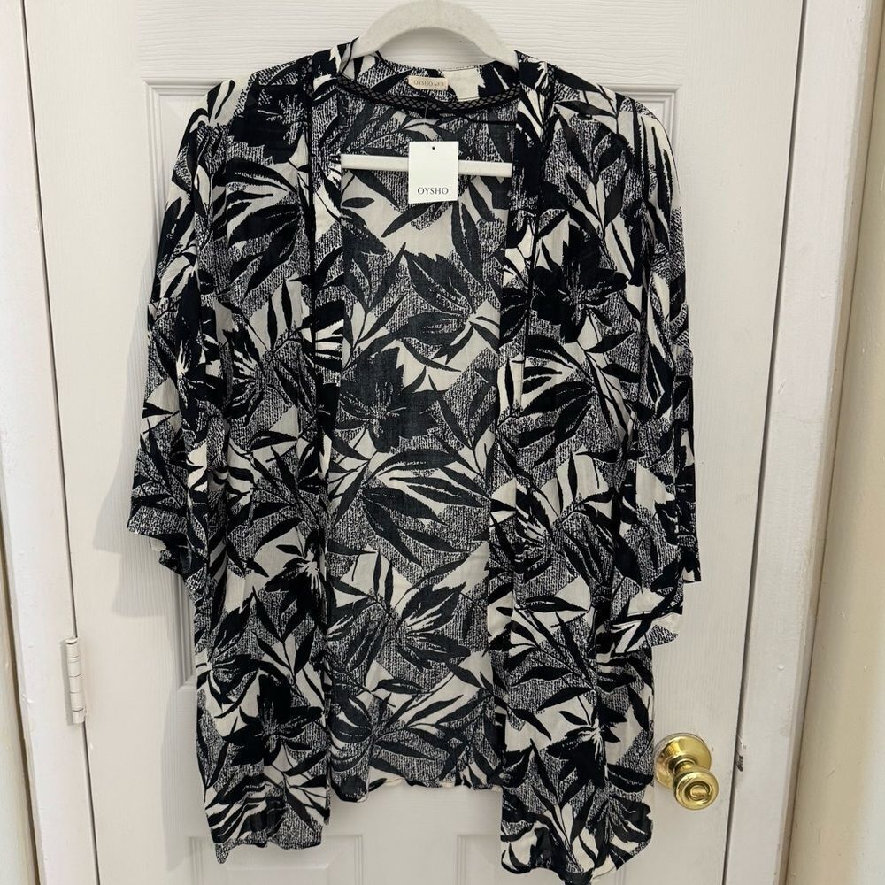 NWT Oysho 100% Cotton Printed Kimono Top Size Medium Black and White Tropical